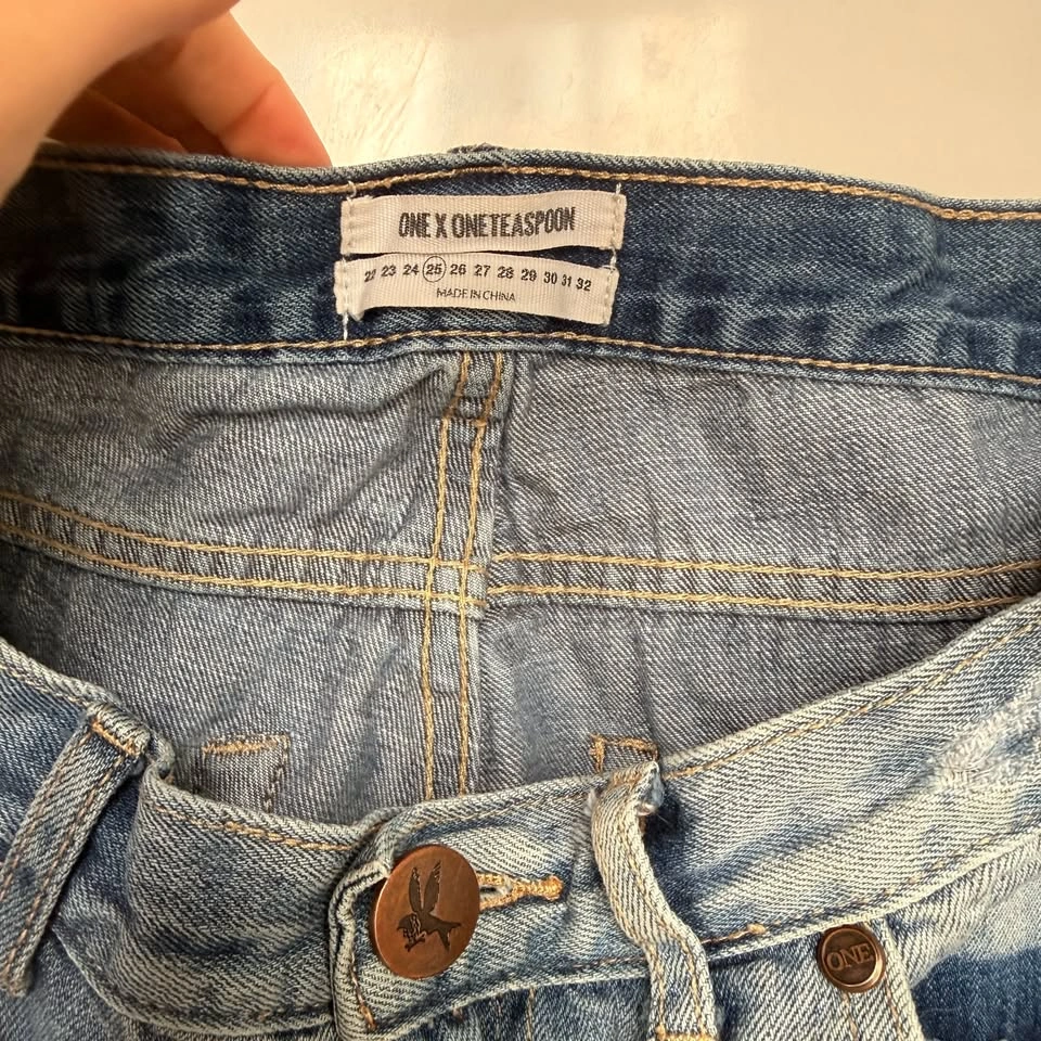 One Teaspoon Saints Distressed Jeans – Size 25 - photo 4