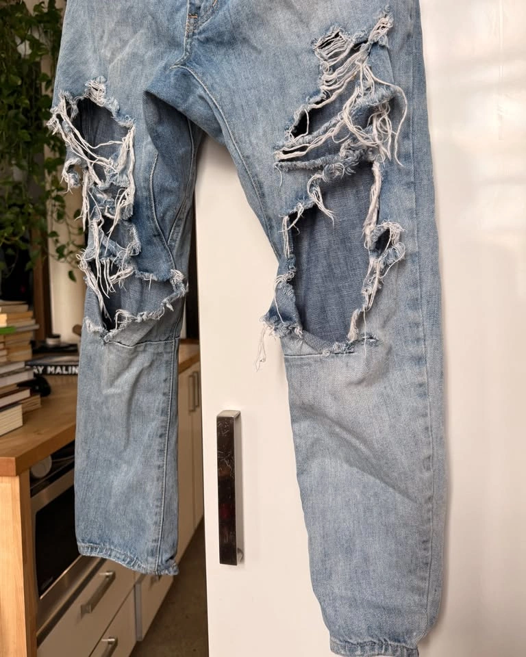 One Teaspoon Saints Distressed Jeans – Size 25 - photo 5