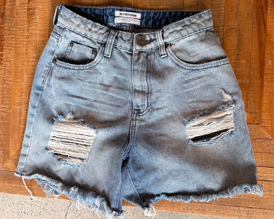 One Teaspoon Legend Long Denim Shorts – Size 25 - photo 3
