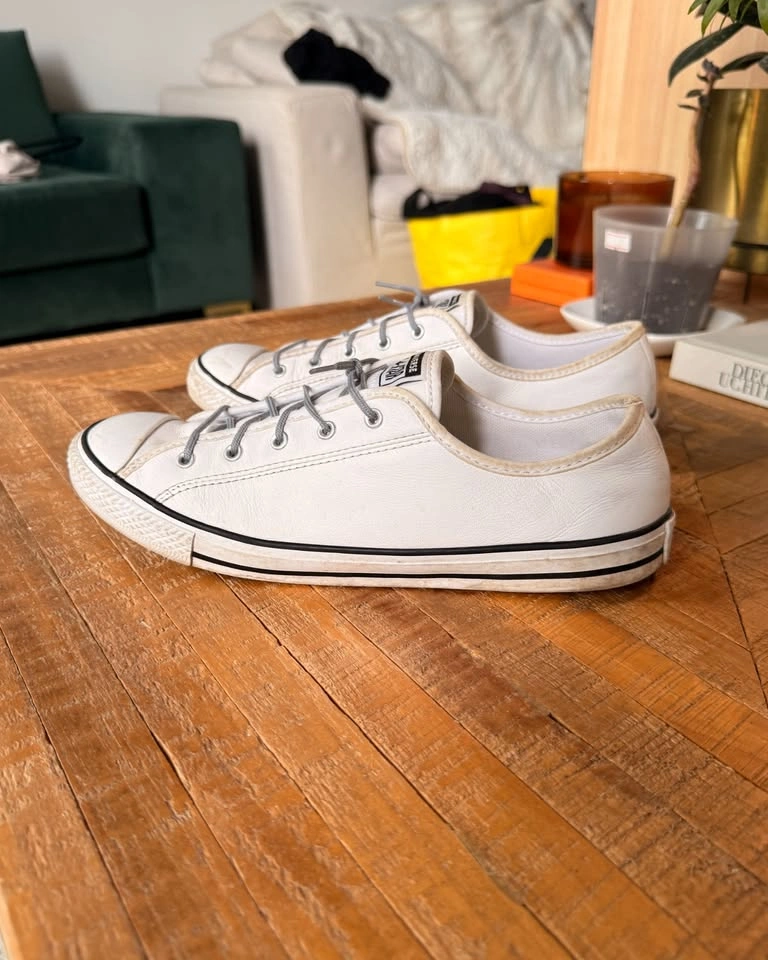 White Leather Converse Low-Tops – Women’s 7.5 - photo 2