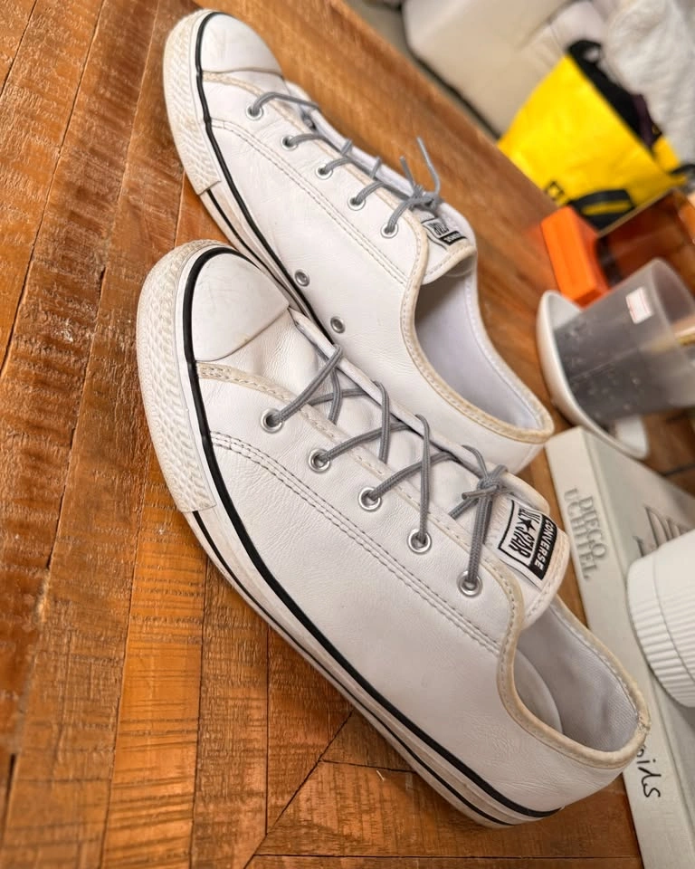 White Leather Converse Low-Tops – Women’s 7.5 - photo 3