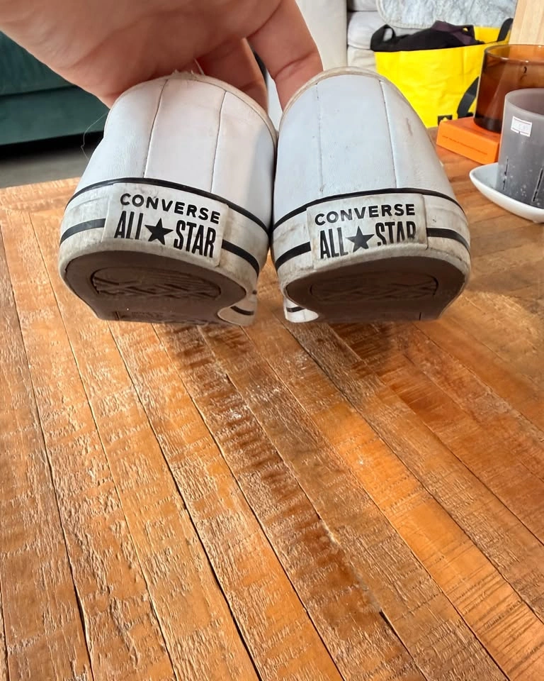 White Leather Converse Low-Tops – Women’s 7.5 - photo 5