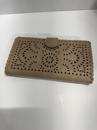 Women’s Brown Cut-Out Trifold Wallet