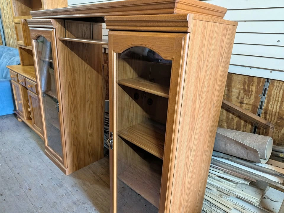 Oak Living Room Ent Unit