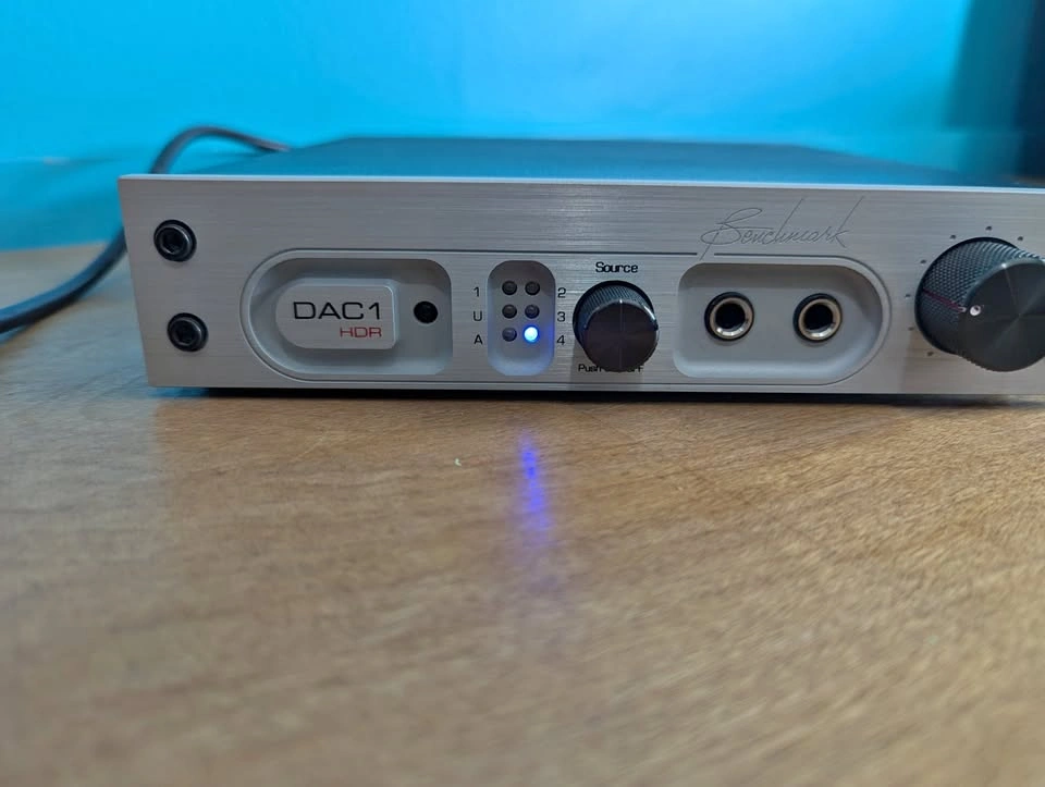 Benchmark DAC 1 HDR Digital to Analog converter with remote