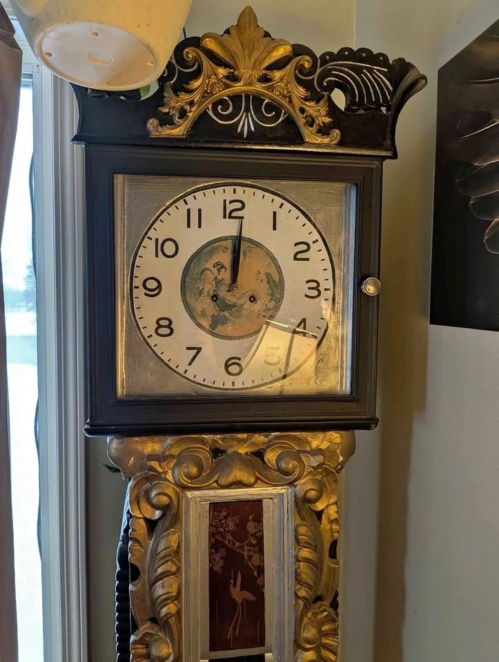 Fully functional Blackforest Grandmother Clock