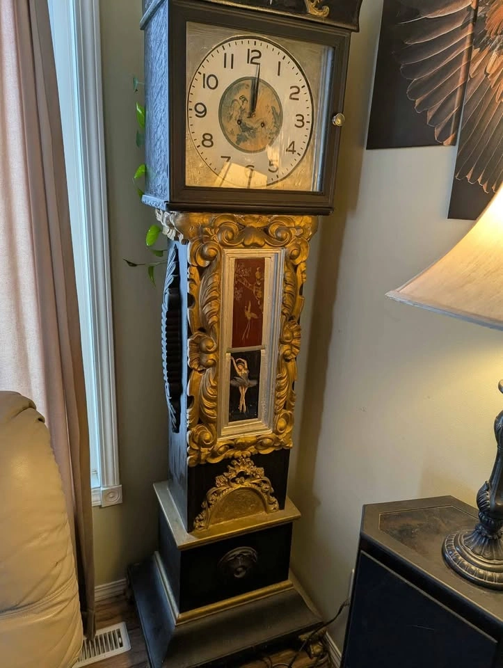 Fully functional Blackforest Grandmother Clock - photo 2