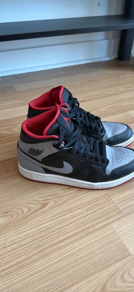 Jordan 1 Mid - photo 2
