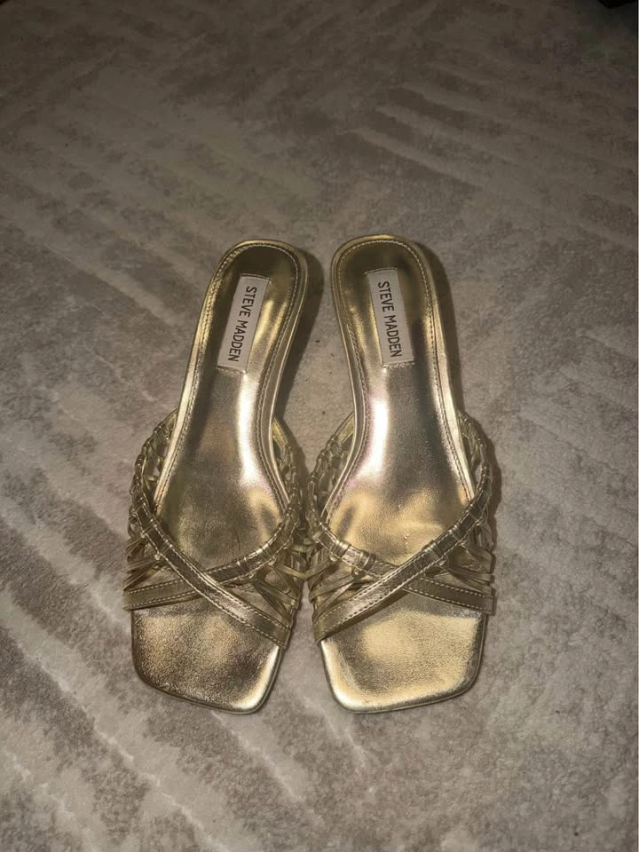 Steve Madden Sharey Gold Heels 8 - photo 2