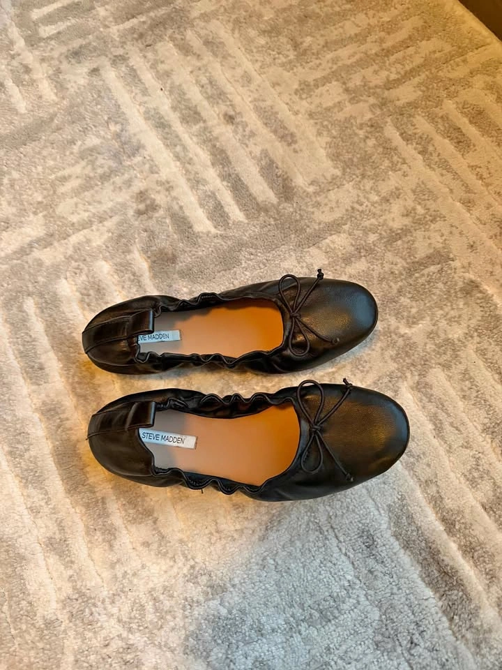 Steve Madden Lanti Black Flats 8.5