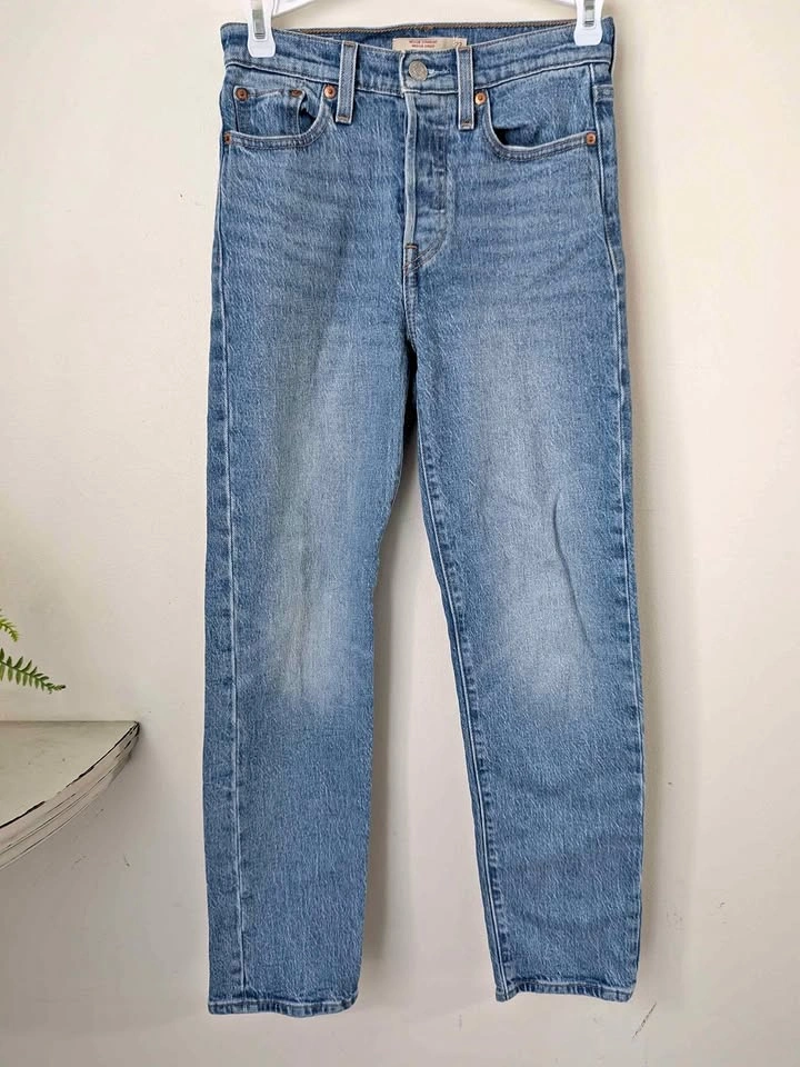Levi's 23 Wedgie Straight Jeans