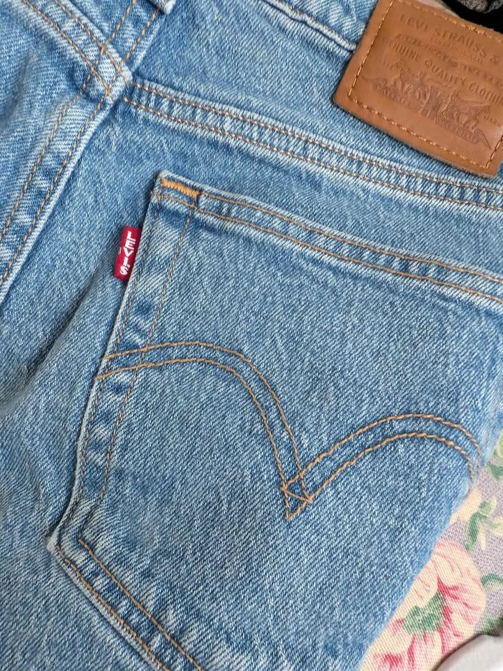 Levi's 23 Wedgie Straight Jeans - photo 2