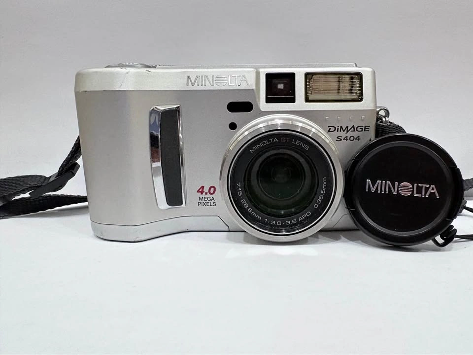 Minolta DiMAGE S404 Digital Camera
