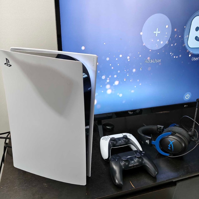 PS5 Digital Edition Bundle – Great Condition for Sale or Trade! - photo 3