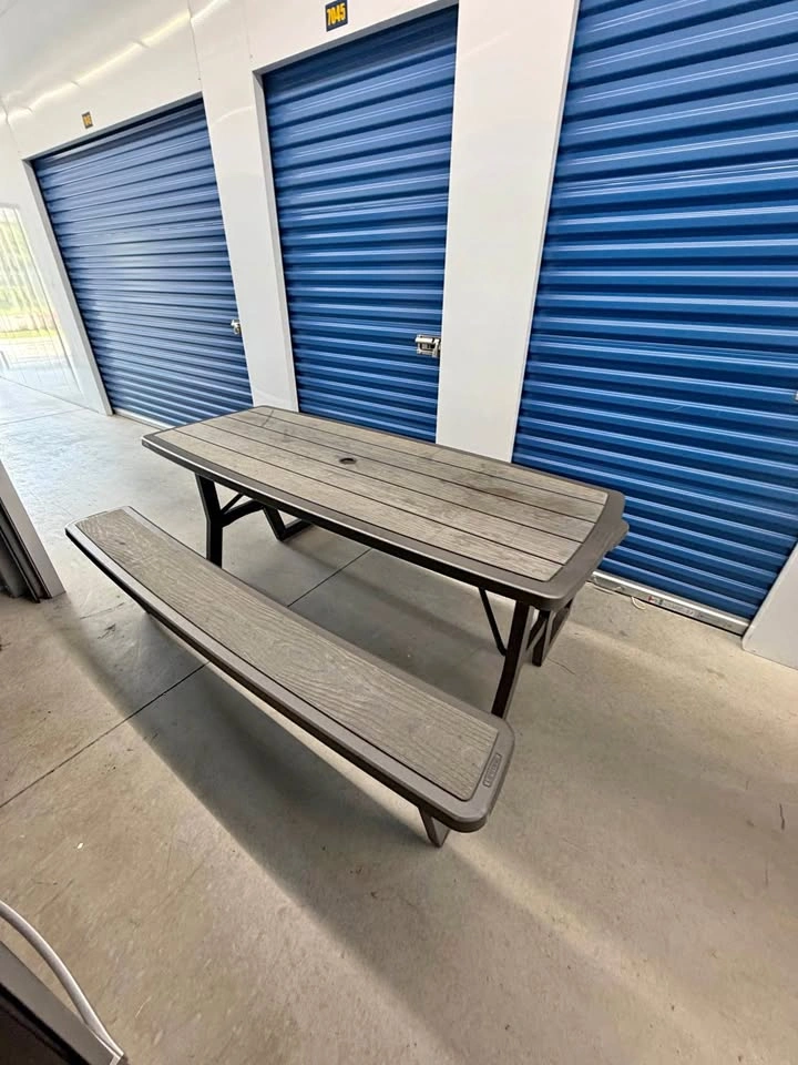 LIFETIME Folding Picnic Table – Heavy Duty