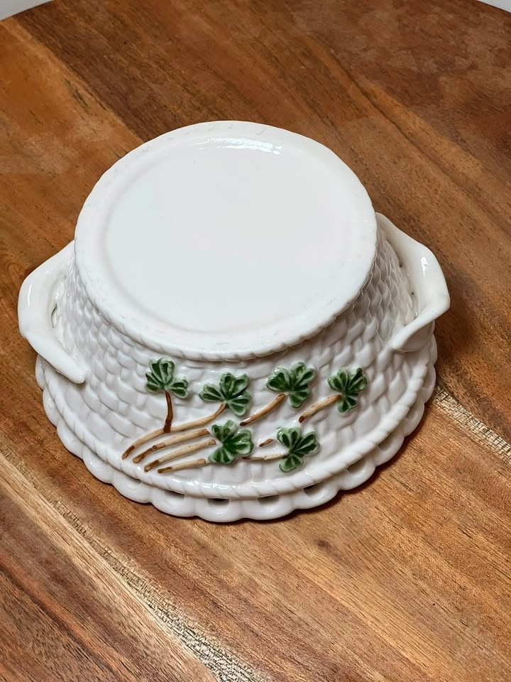 Vintage Belleek Shamrock Basketweave Pierced Rim Bowl - photo 4