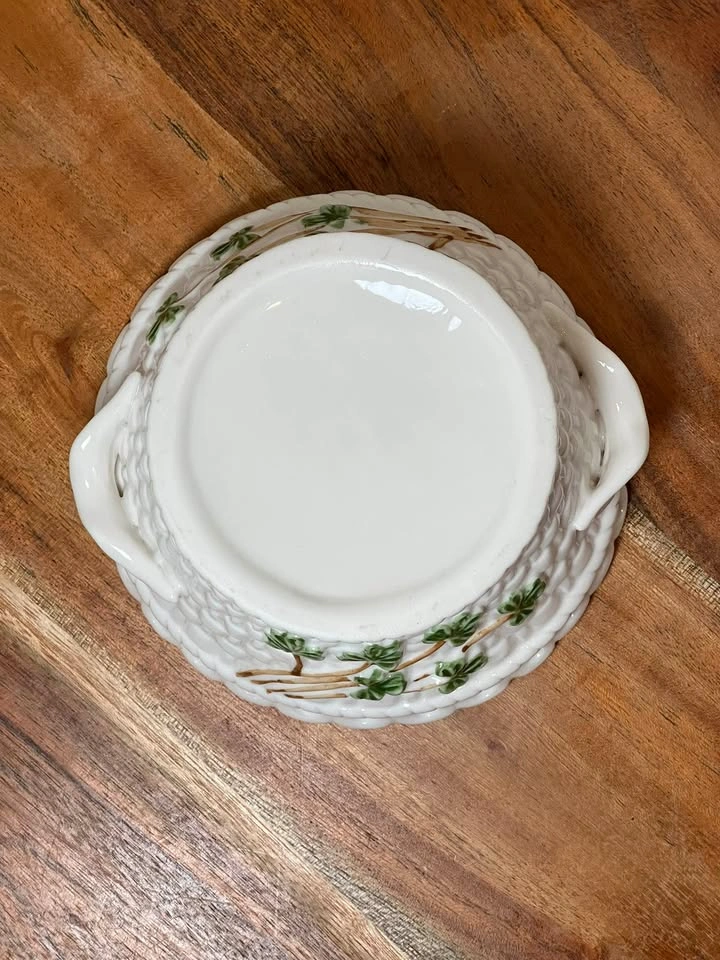 Vintage Belleek Shamrock Basketweave Pierced Rim Bowl - photo 5