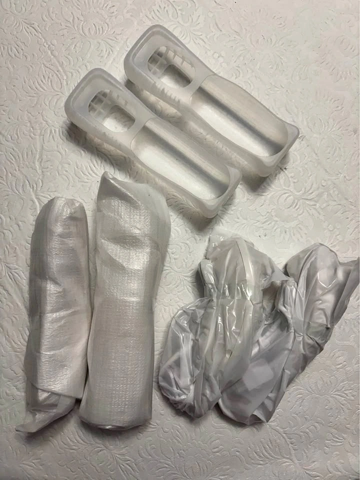 x2 Wii Remote, Cover and Nunchuck