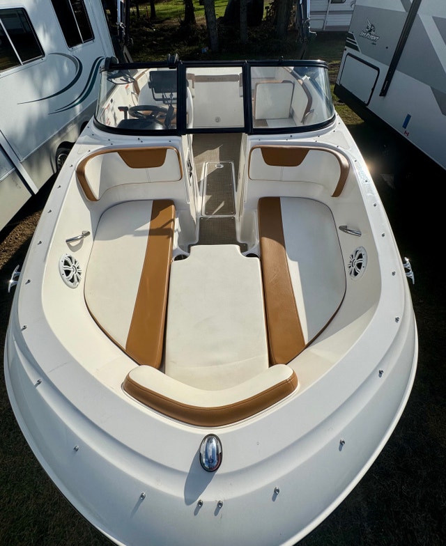 Bayliner VR4 open bow boat - photo 2