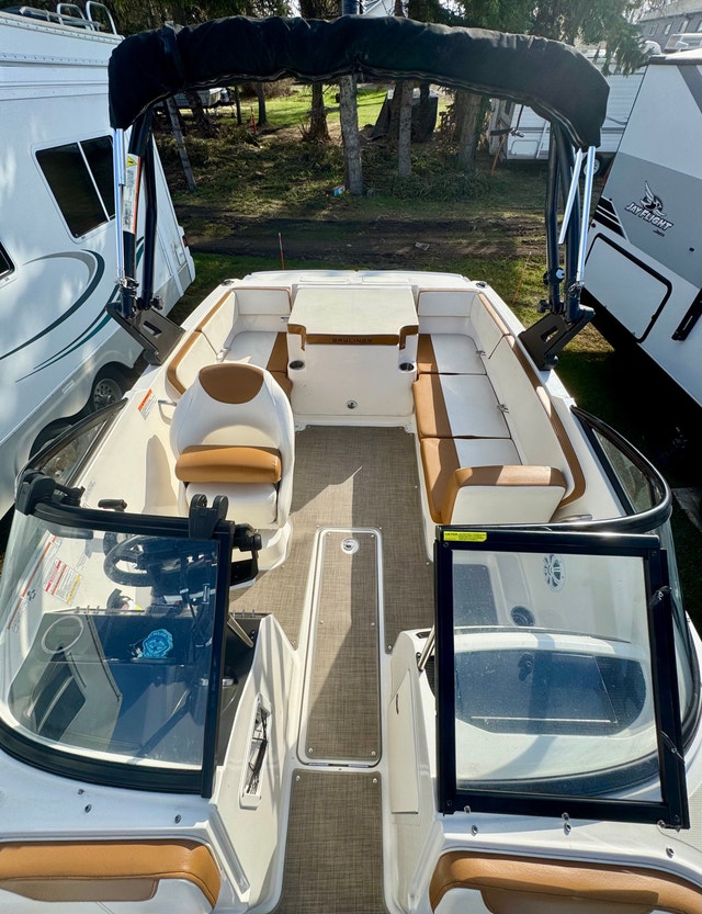 Bayliner VR4 open bow boat - photo 3