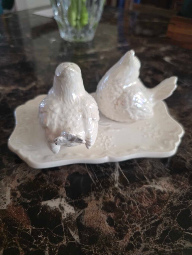 Ceramic Bird Salt and Pepper Shakers - photo 2