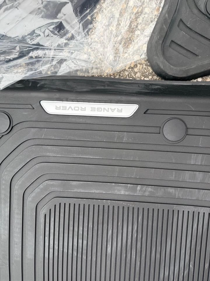 Range Rover OEM all-weather rubber floor mat set - photo 2