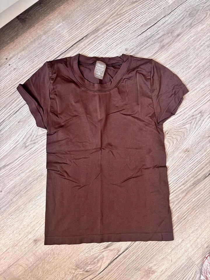 Sunday Best Aritzia Sinch Seamless T