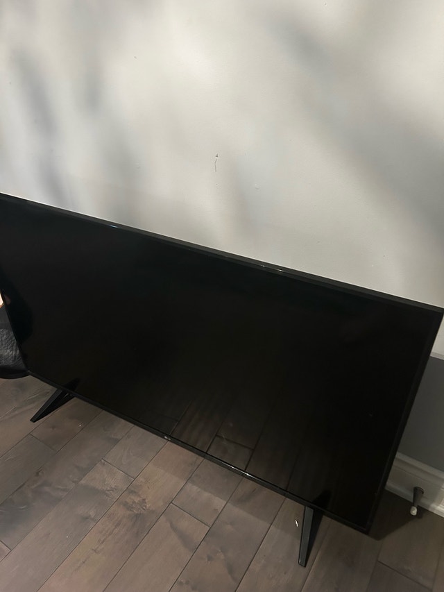 LG 43 inch LCD TV 2022