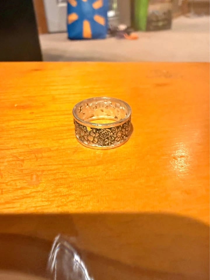 Tristan Ikaika - Floral Pattern Silver Band Ring