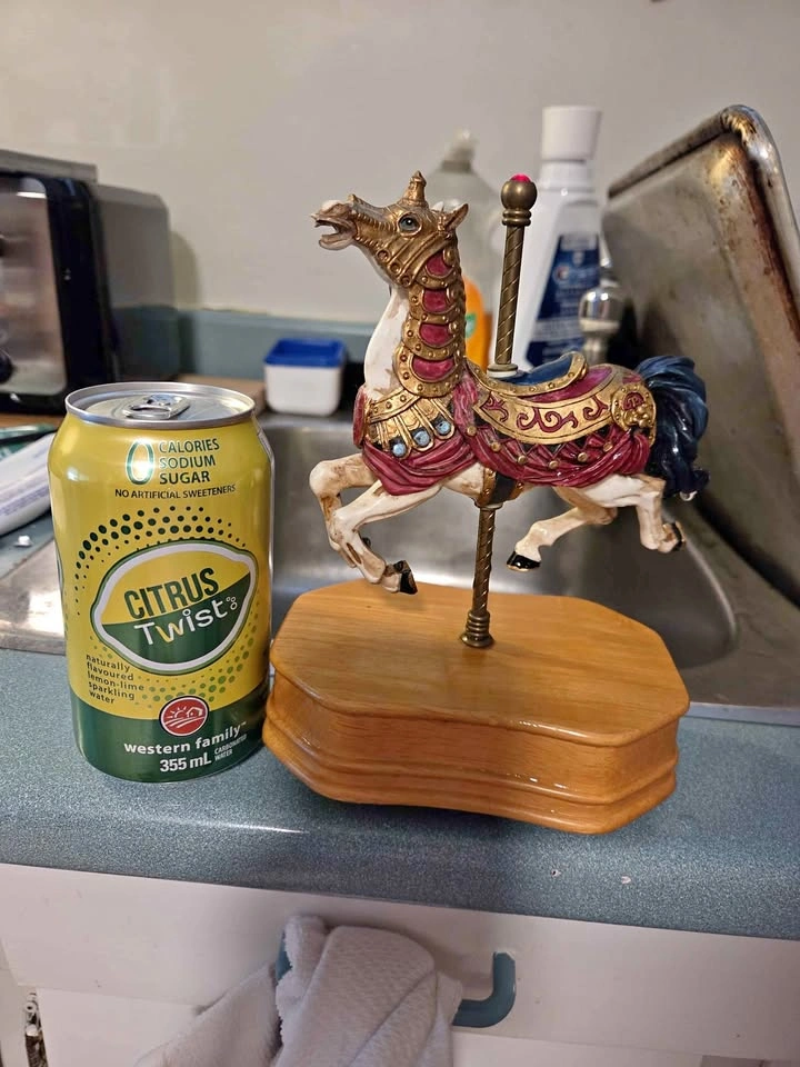 Horse music box