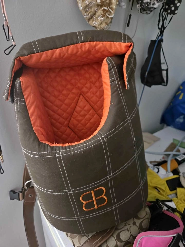 Pet carrier