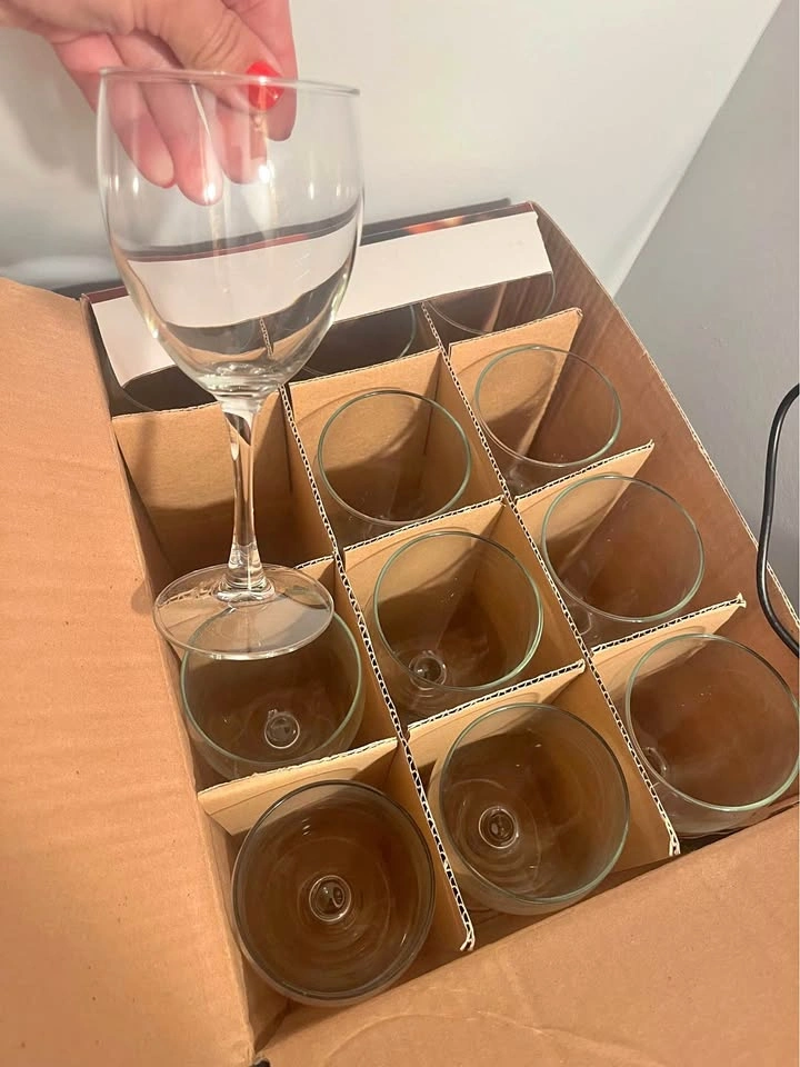 The Wine Cellar Set of 12 Red Wine Goblets