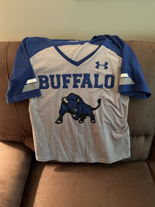Under Armour Buffalo V-Neck T-Shirt