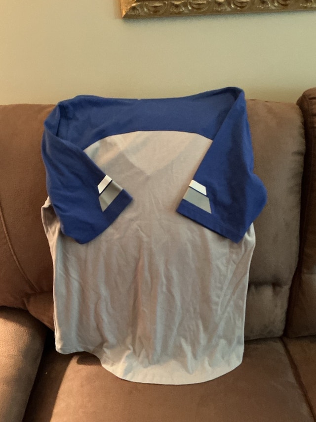 Under Armour Buffalo V-Neck T-Shirt - photo 2