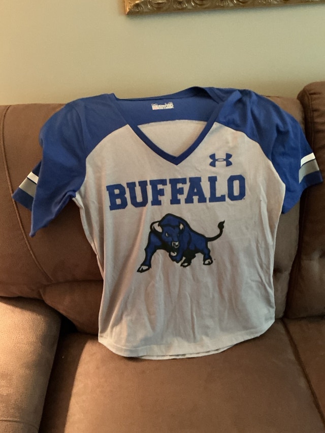 Under Armour Buffalo V-Neck T-Shirt - photo 4