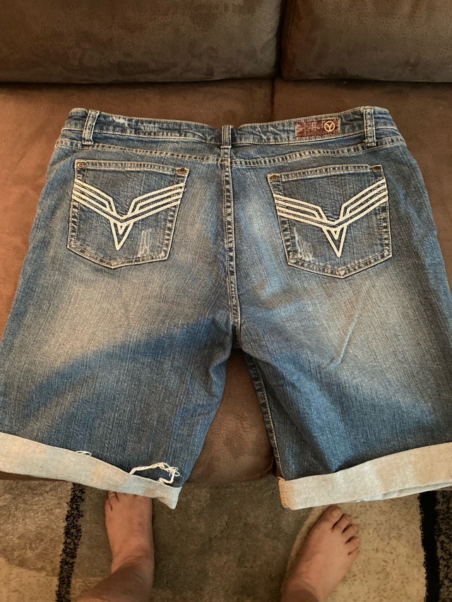 denim shorts - photo 2