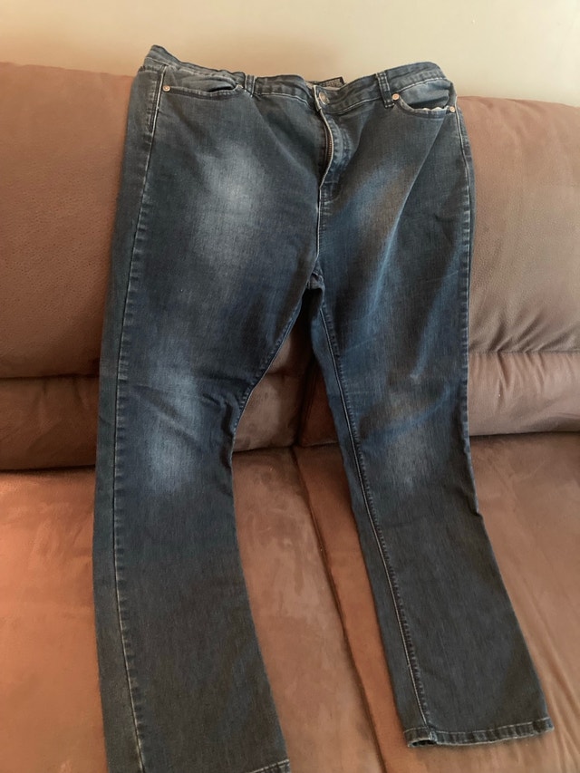 Buffalo Misha Mid-Rise Straight Leg Jeans