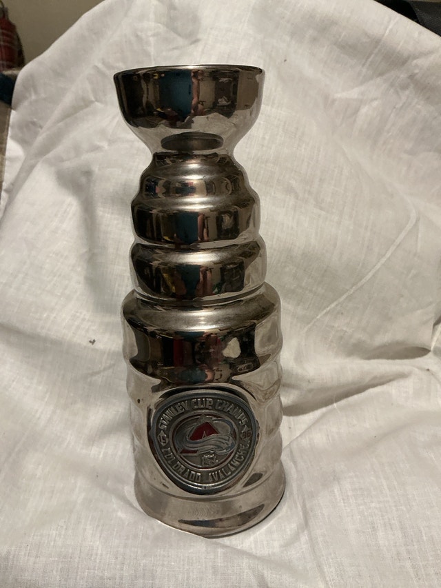 Colorado Avalanche 1996 Stanley Cup Champs Trophy 8 inches high