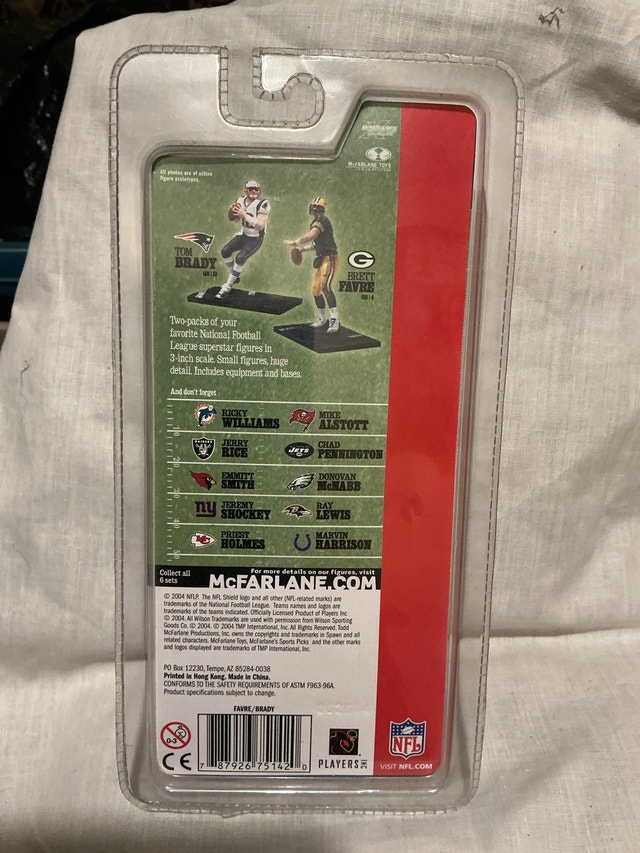 McFarlane Toys NFL Tom Brady Brett Favre Two-Pack - photo 2