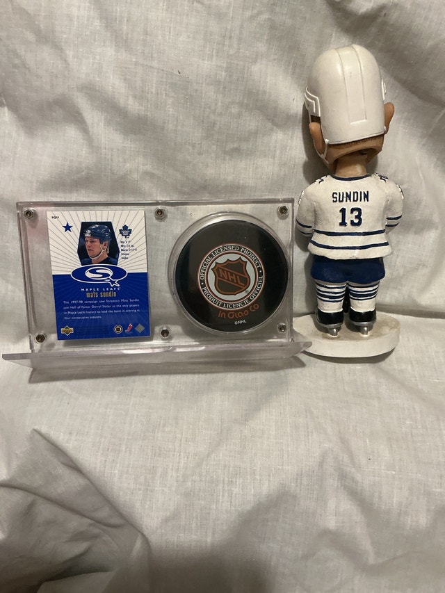 Mats Sundin Toronto Maple Leafs Bobblehead and Card Display - photo 2