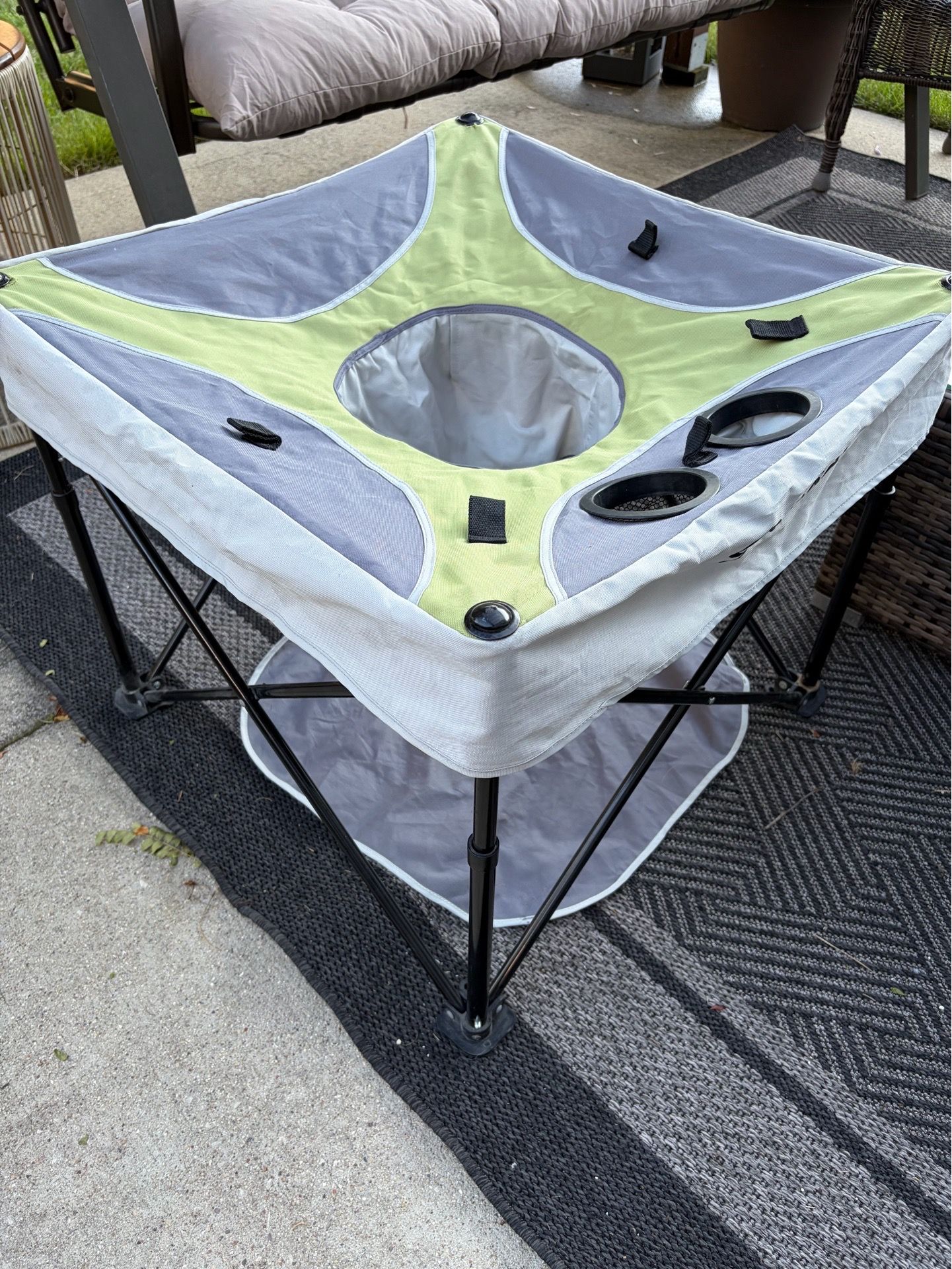 KidCo - GoPod Adjustable Height Travel Activity Seat - photo 3