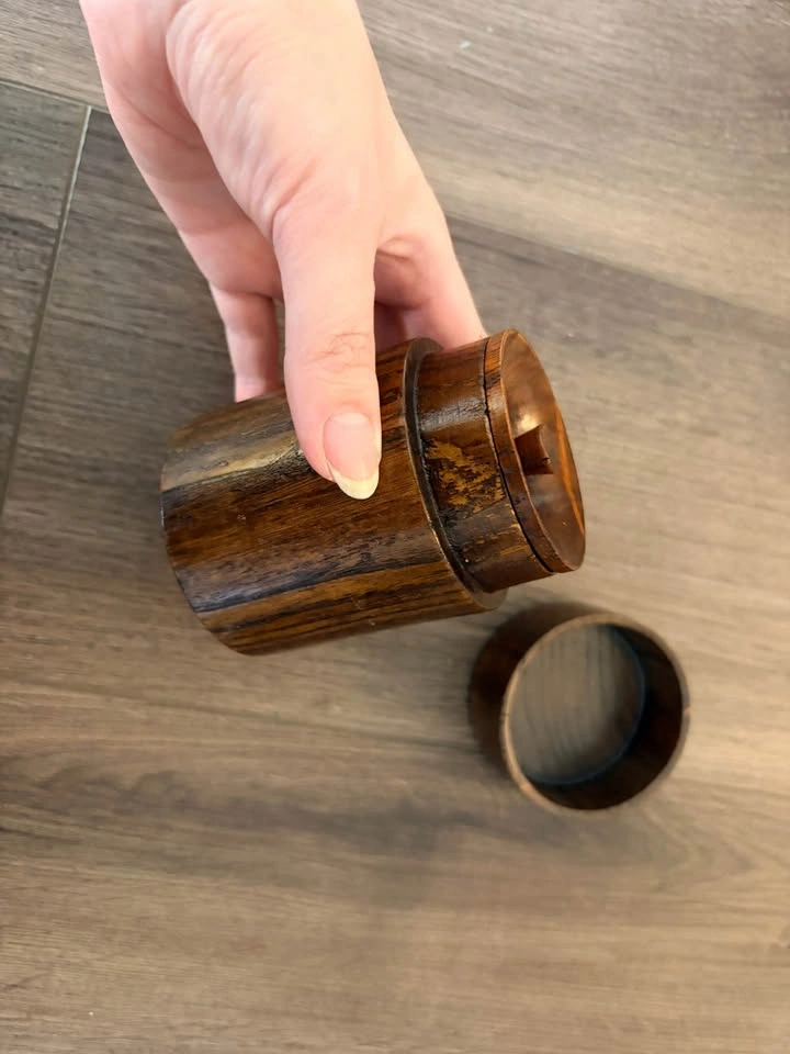 Solid Wood Salt Cellar with Swivel Lid - photo 4
