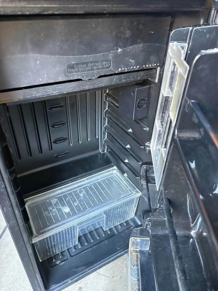 Sanyo Mini Fridge - photo 2