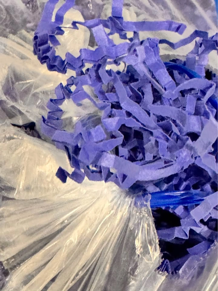 Bulk Royal Blue Crinkle Cut Paper Shred 3.5kg - photo 2