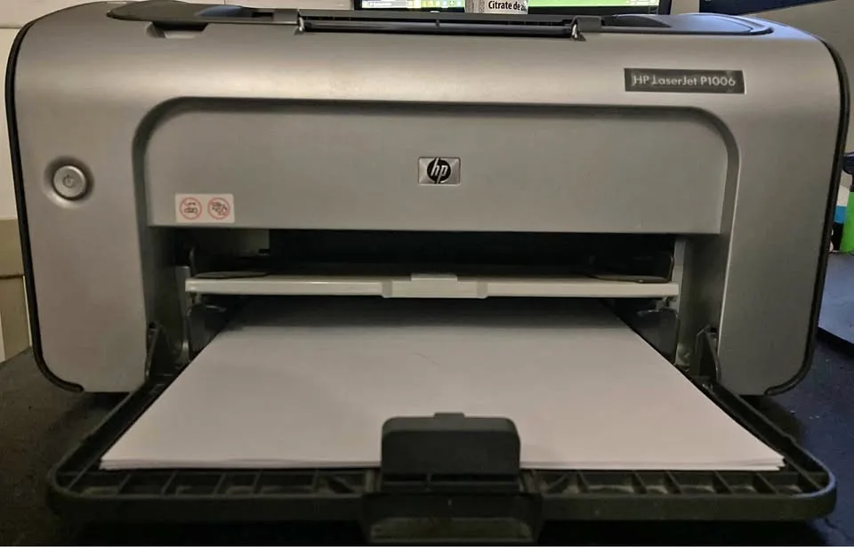 HP LaserJet P1006 Printer (great condition) thumbnail