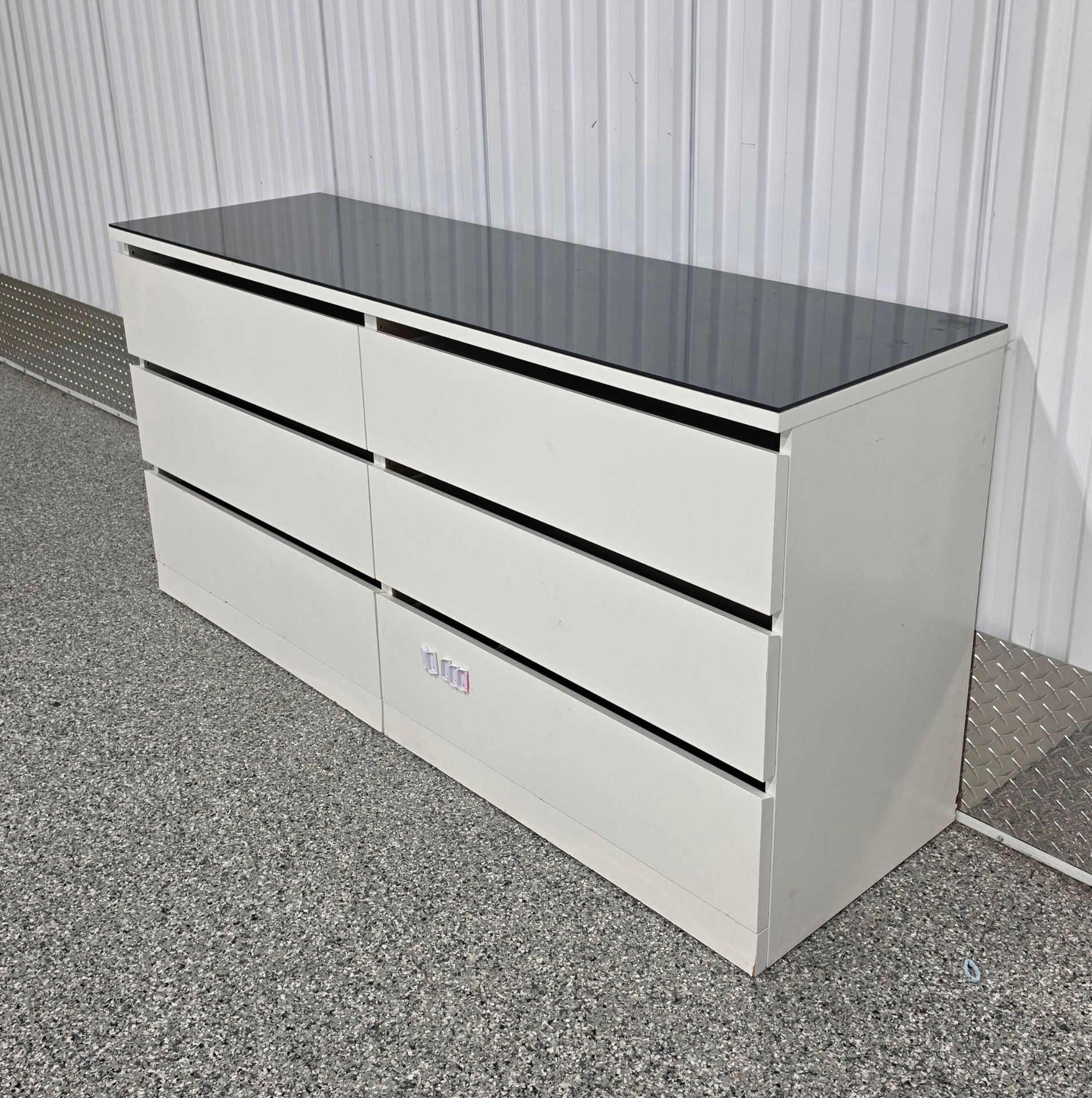 White 6-Drawer Dresser with Glass Top