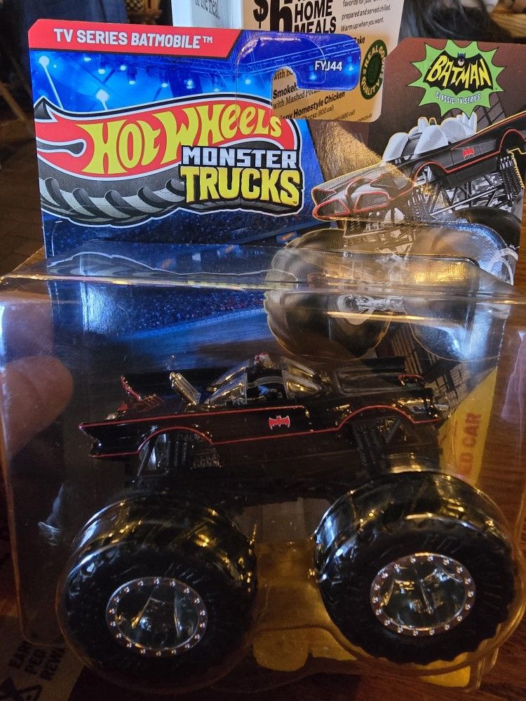 Hot Wheels Monster Trucks TV Series Batmobile- Brand New - photo 5
