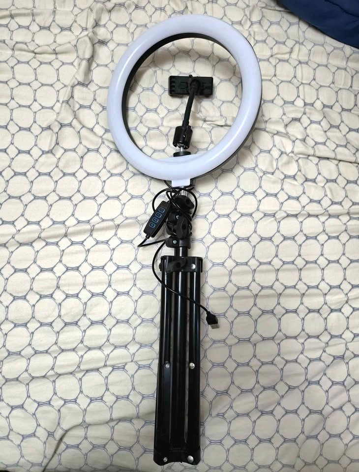 Ring light with tripod stand and phone holder - photo 3