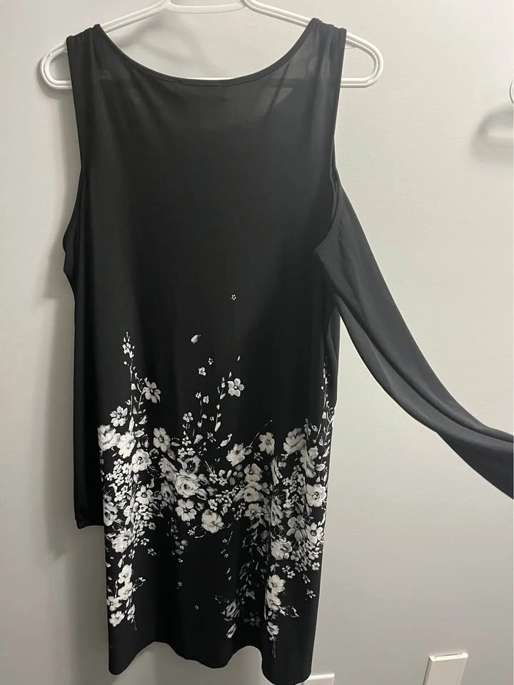 Black and Floral Mid length Ivanka Trump Dress - photo 3