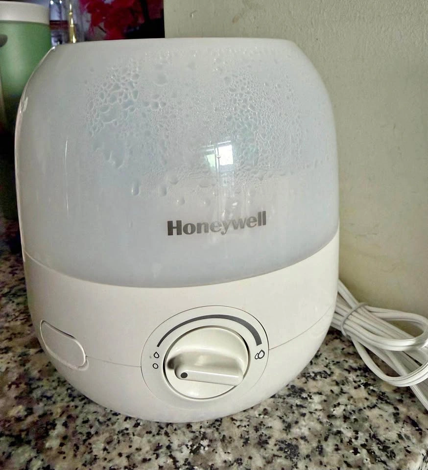 Urgent moving out sale- Honeywell Humidifier